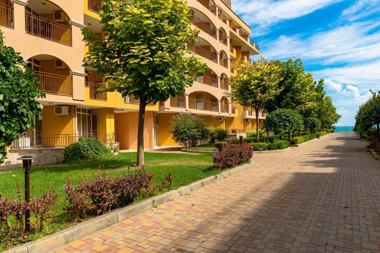 Menada Grand Resort Apartments Aheloy Ngoại thất bức ảnh